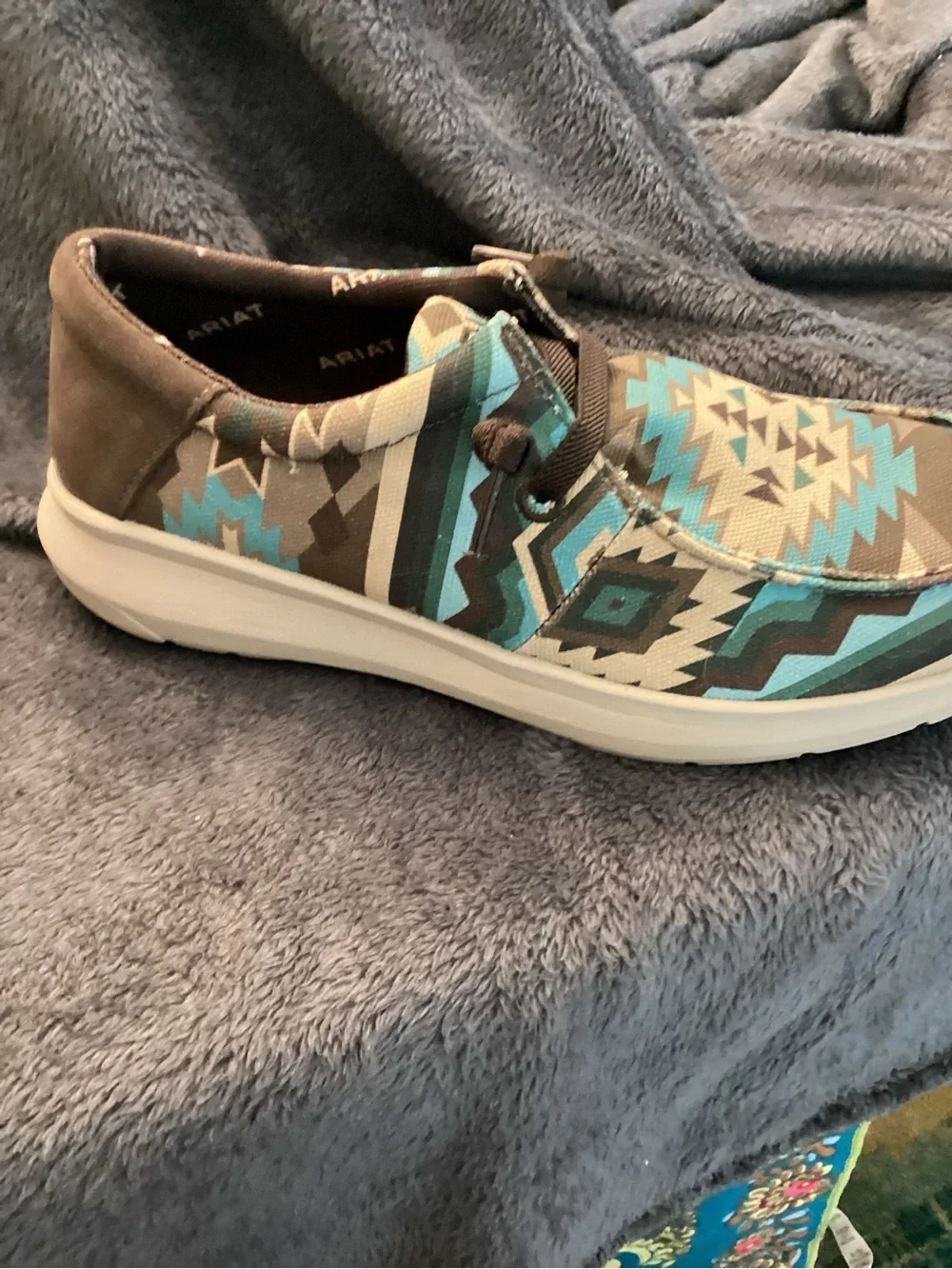 Ariat Men’s Aztec-Pattern Slip Ons/Lace up in Teal and Brown.  Size 8.5